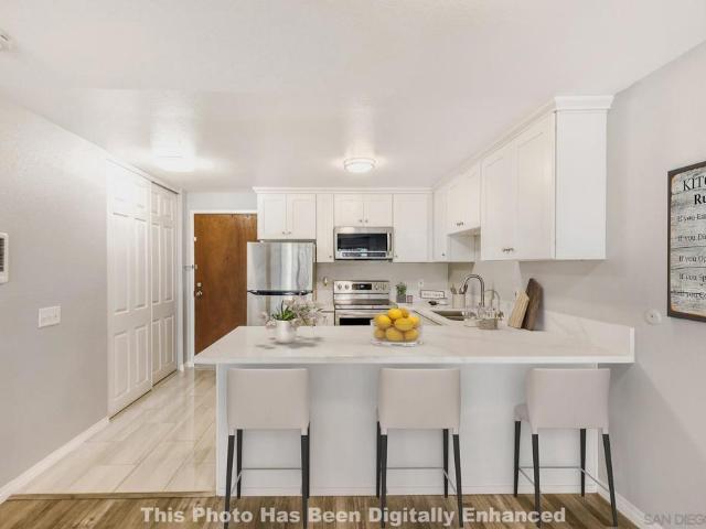 8308 Regents Rd 1H