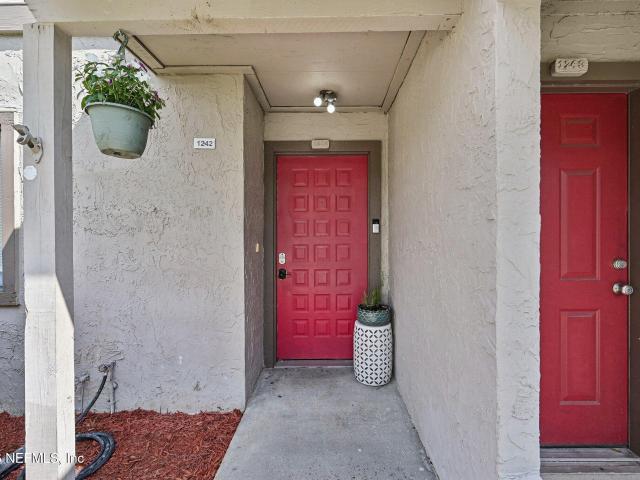 8300 Plaza Gate Ln, Unit 1242, Jacksonville, FL 32217 | MLS #2124