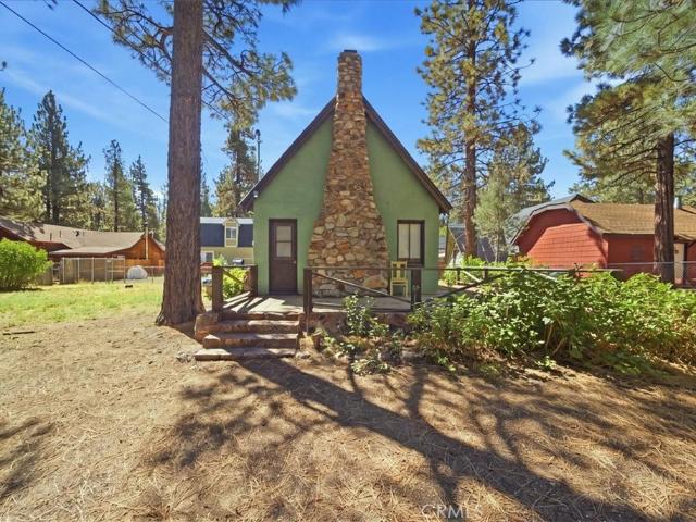 830 E Mountain View