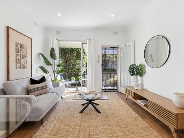 8/30 Pier Street, Glenelg South