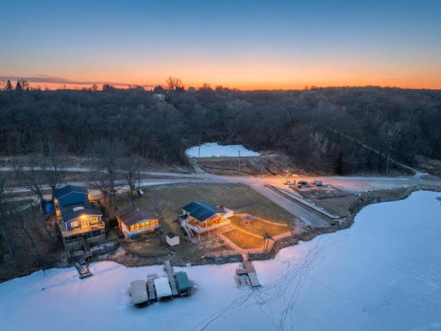 8314 Lakeshore Drive