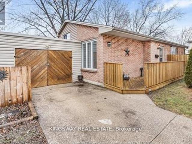 8315 East Moor Court, Windsor, ON, N8S 4M7 house for lease | Listing ID X13516 | Royal LePage