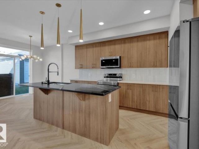8310 Kiriak Loop Sw, Edmonton, AB, T6W 5S2 house for sale | Listing ID E4507 | Royal LePage