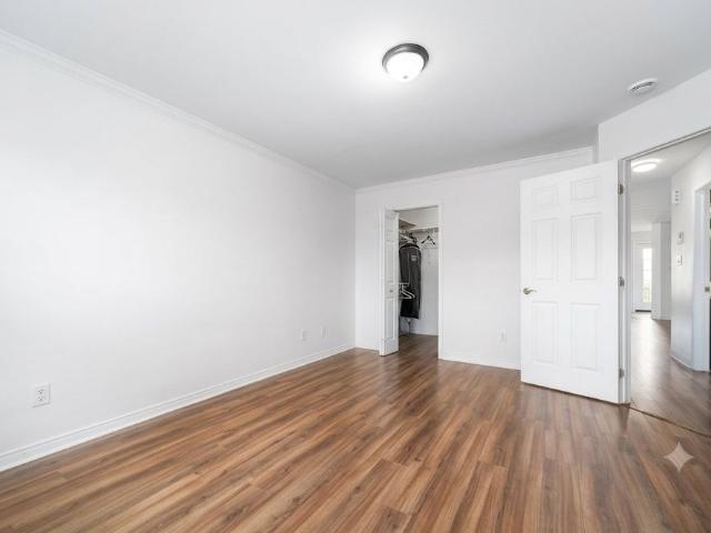 8310 Rue de Londres, Brossard, QC J4Y