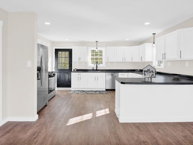 8311 W Old Nashville