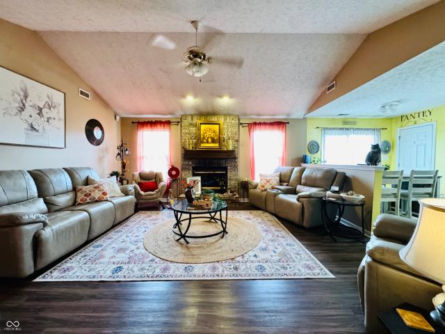 831 Queensgate Drive