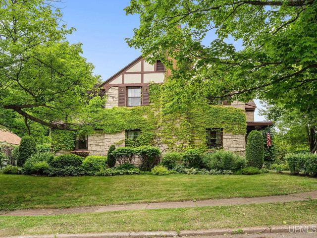 832 N Main Street