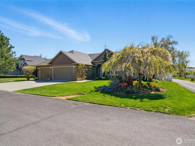 832 SE Vintage Way