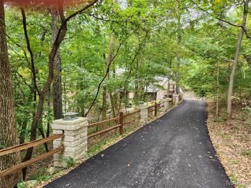 832 Stone Bridge Springs Dr, Wildwood, MO 63038 | MLS #26009
