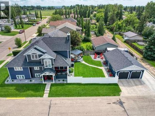 833 10 Avenue Ne, Three Hills, AB, T0M 2A0 house for sale | Listing ID A2325 | Royal LePage