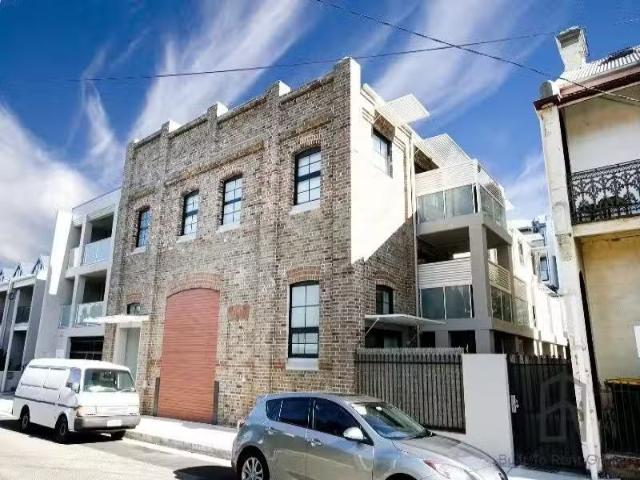 8/33 Crown Street, St Peters Apartment for rent Listed by Hud.