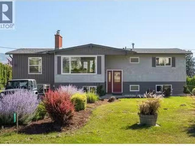 833 Hawthorne Road, West Kelowna, BC, V1Z 1N5 house for sale.