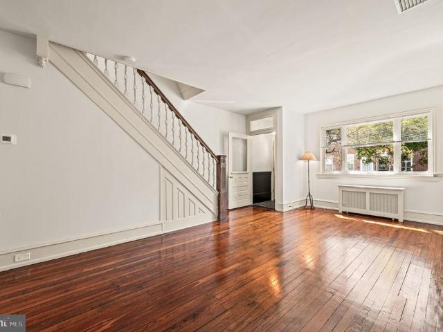 833 Morris Street