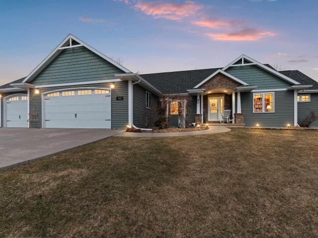 833 whispering way