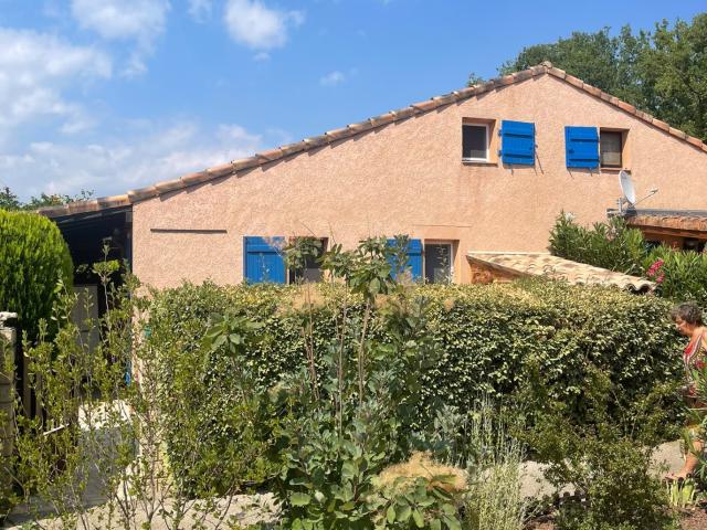 83440 TOURETTES MAISON F3 PARKING PISCINE GOLF TERRE BLANCHE
