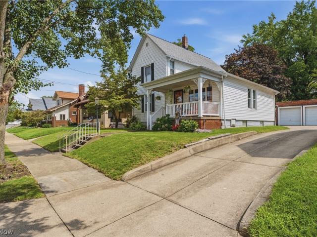 834 8th Street NE
