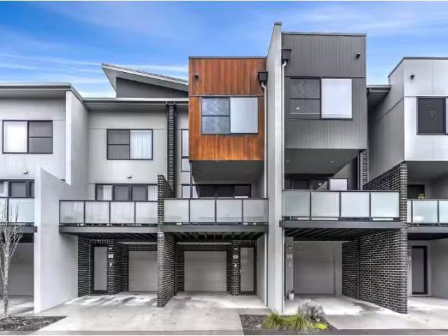 83/4 Foulkes Street, Denman Prospect Townhouse for rent Liste.