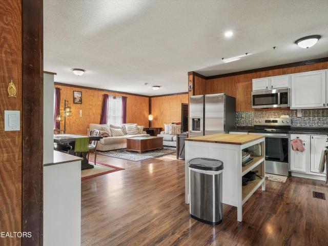 834 Walker Rd