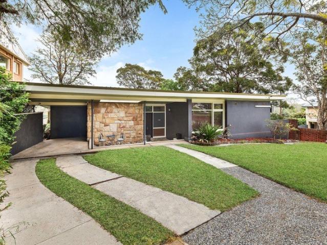 Mid Century Charm on 834sqm in a Premier Family Neighbourhood