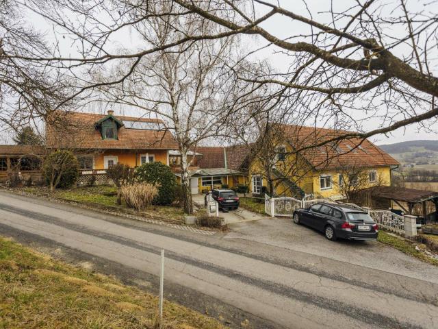 Großzügiges Anwesen mit viel Potenzial: ehemaliges Seniorenwohnheim, Wohnhaus und Wohnungen auf großem, ruhigem Grundstück in der Südoststeiermark