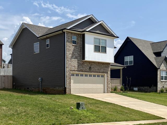 835 Crestone Ln