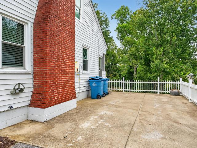 835 Crosshill Road
