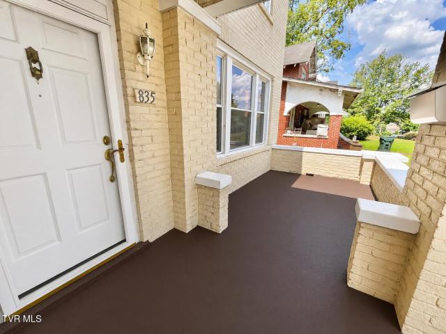 835 Highland Avenue