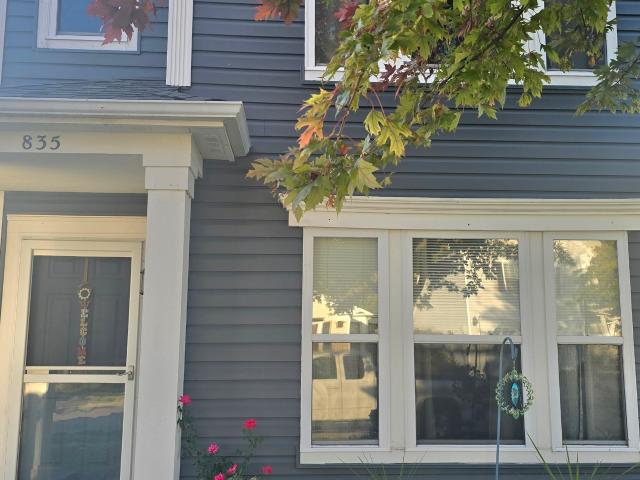 835 Olmsted Drive