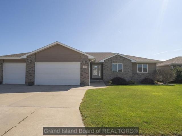 835 Sagewood Ave, Grand Island, NE 68803