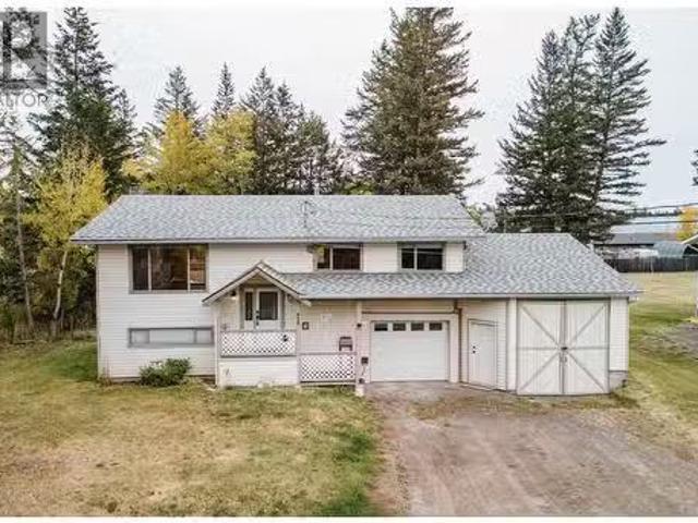 835 Spruce Avenue, 100 Mile House, BC, V0K 2E0 house for sal.