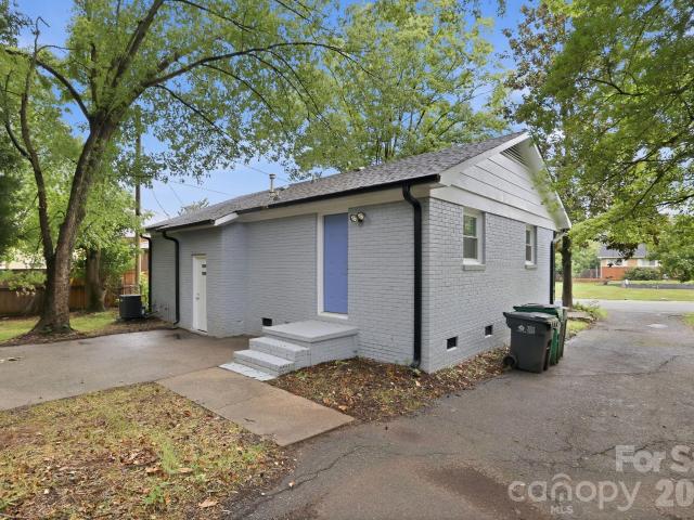 835 Ranch Road