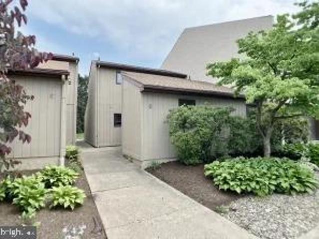836 W Aaron Drive