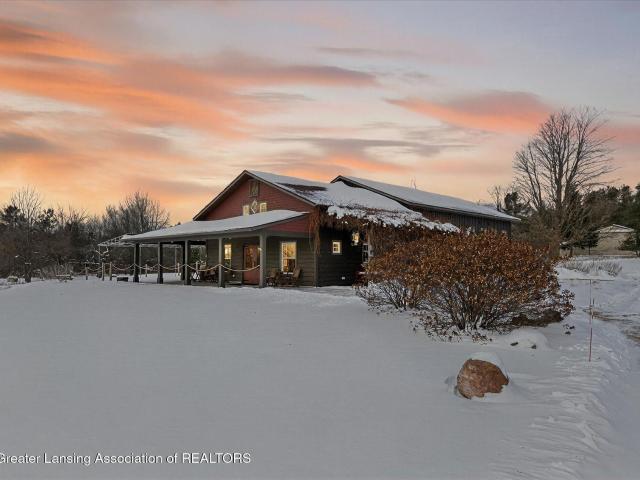 8370 Lakeview Rd, Alanson, MI