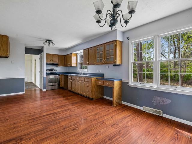 837 Edgefield Way