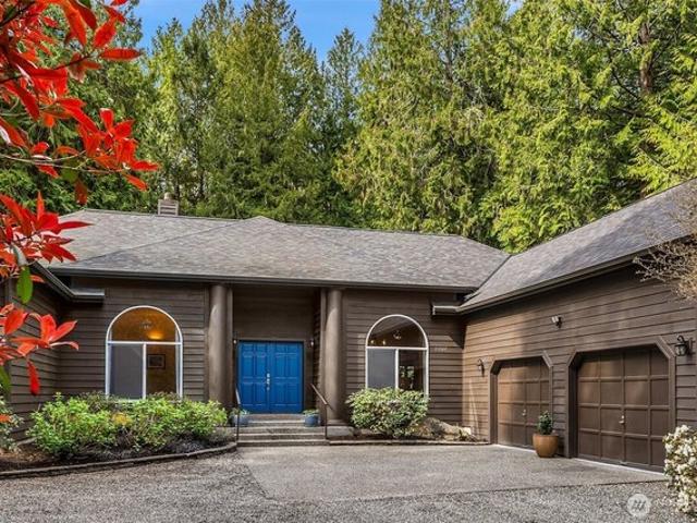 8387 NE Sumanee Pl, Bainbridge Island, WA 98110