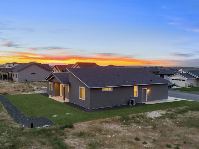 8383 Desert Greens Loop SE