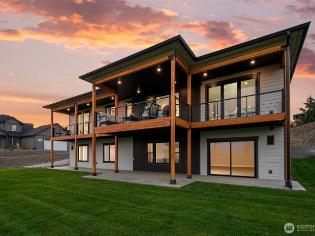 838 Autumn Crest Dr, Wenatchee, WA 98801 | MLS #2546