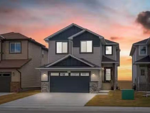 838 Edgefield Street, Strathmore, AB, T0J 1Y0 house for sale.