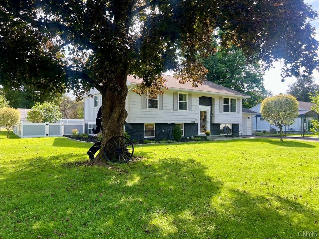 838 N Lamont Circle