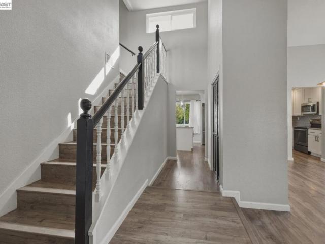838 Spindrift Pl
