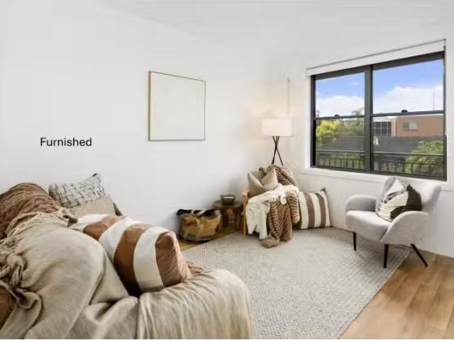 8/38 Pleasant Avenue, North Wollongong Apartment for rent Lis.