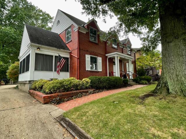 839 Hermosa Avenue