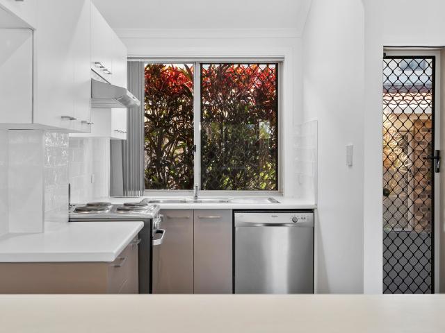 8/7 9 Evans St