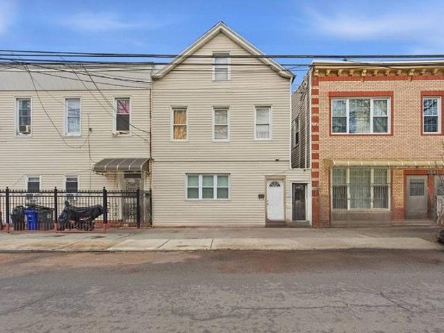 87 03 95th Ave, Ozone Park, NY 11416