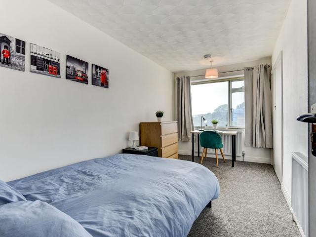 87 Batemans Road, Brighton BN2 1 bed in a house share to rent £735 pcm £170 pw