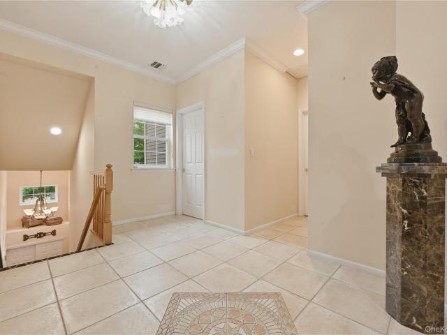 87 Carriage Lane 236