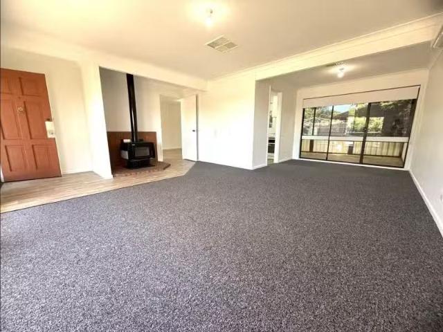 87 Cobbora Road, DUBBO House for rent Listed by Chris Barber.