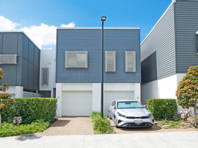 8/7 GIOSAM STREET, extra parking, owner move oversea must sold $750K