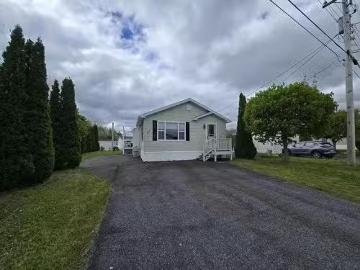 House for sale in Lunenburg - Patio, Office room