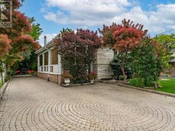 87 Hullmar Drive, Toronto, ON, M3N 2E2 house for sale | Listing ID W13480 | Royal LePage